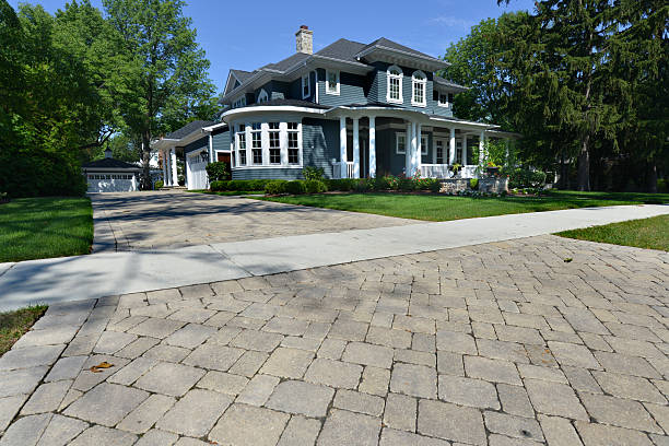 Best Professional Driveway Pavers  in Smithville, TN